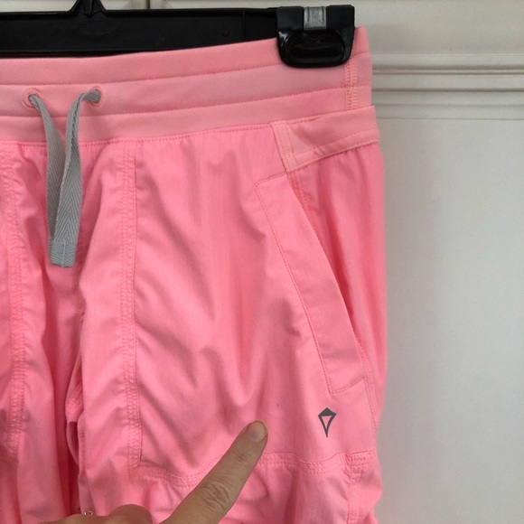 LINED Ivivva by Lululemon Live to Move crop - Picture 10 of 13